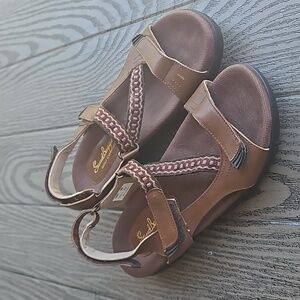 Sandbaggers Golf Tango Teak Brown Golf Cleats /Shoes / Sandals - women's size 9